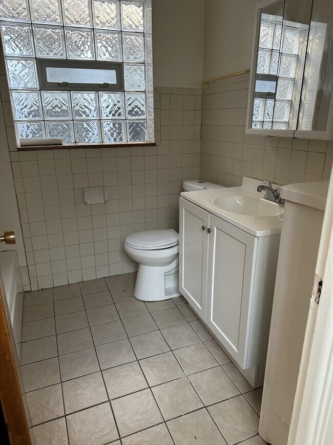 Photo - 5308 W North Ave Unidad 1