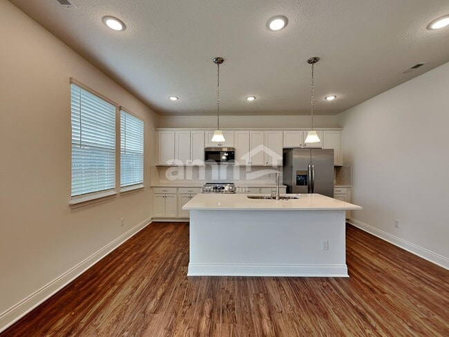 Photo - 933 Castor Dr