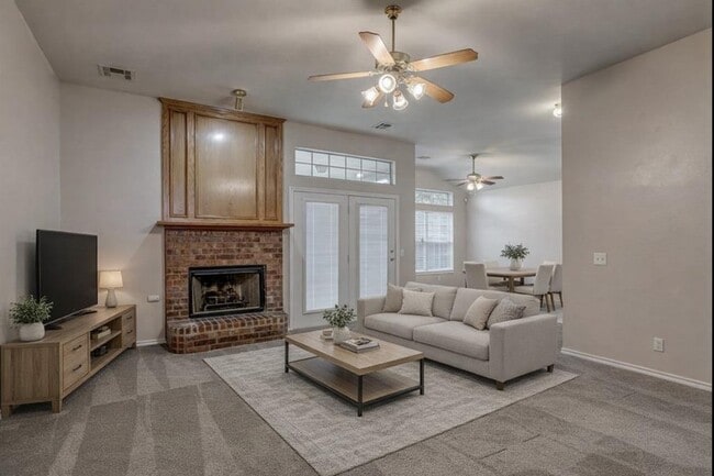 Photo - 1224 Capitol Dr