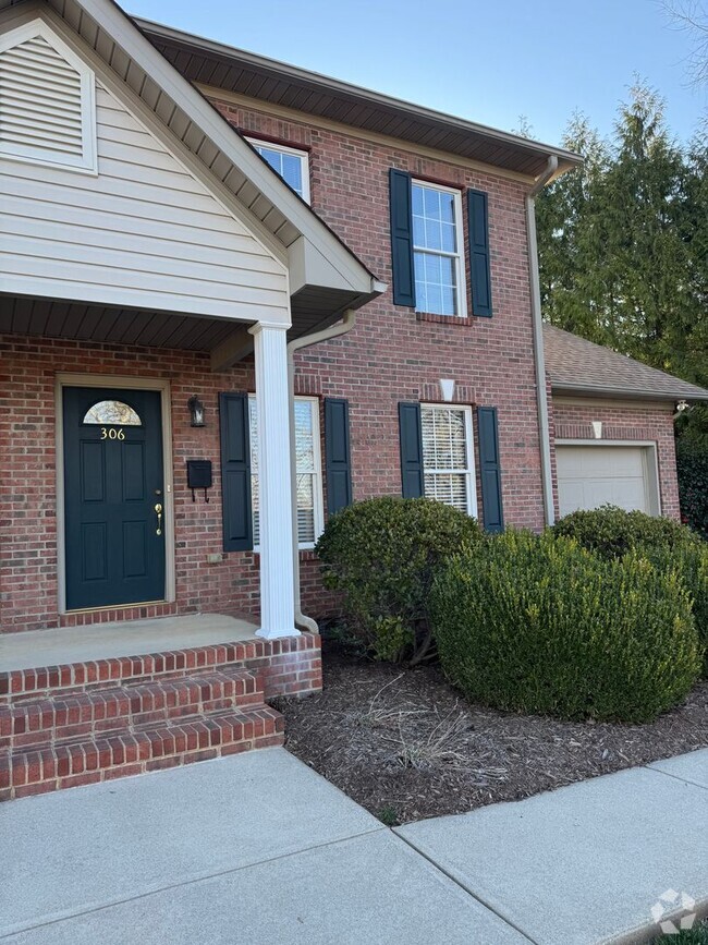 Building Photo - Hollar Duplex Conover Rental