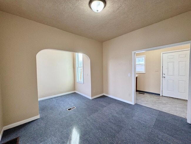 Photo - 641 Garfield Ave SW