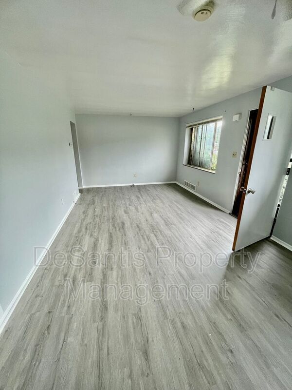 Photo - 3582 South Park Rd