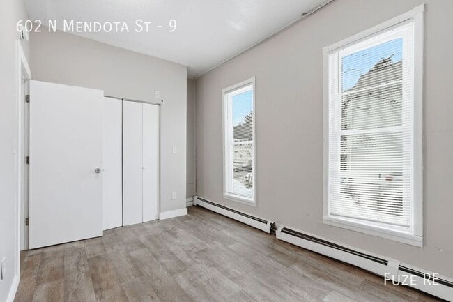 Photo - 602 N Mendota St Unidad 9