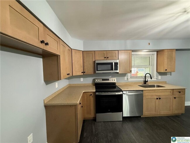 Photo - 521 Wood St