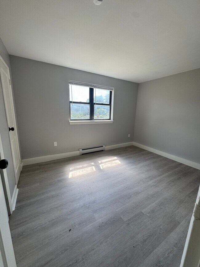Photo - 170 Earle St Unit B2