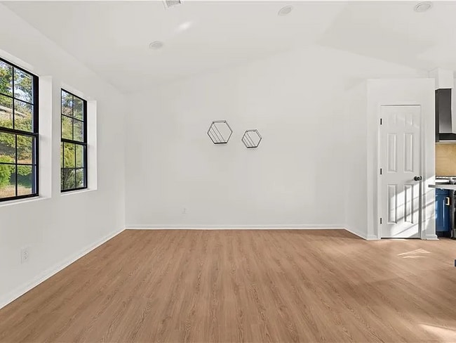 Photo - 4933 Parkwest Dr