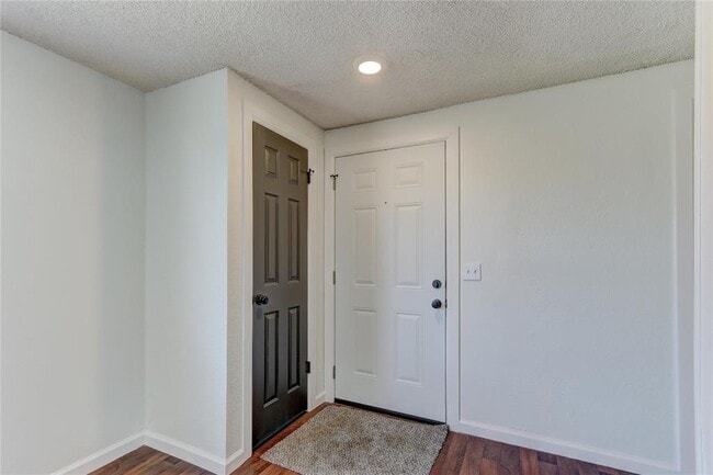 Photo - 2121 Meench Dr