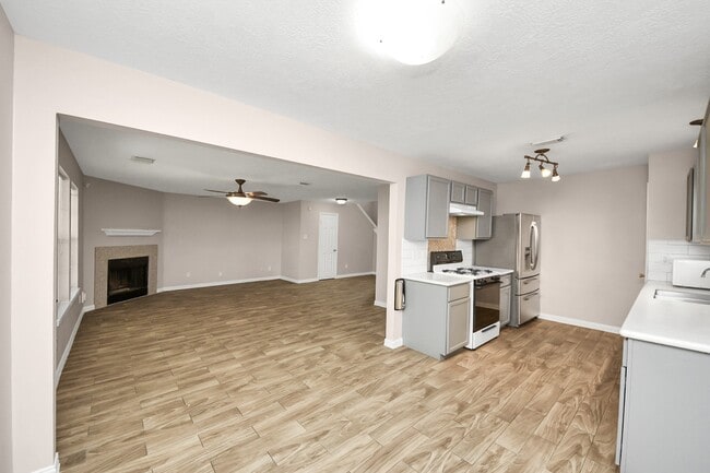 Photo - 3919 Vauxhall Dr S