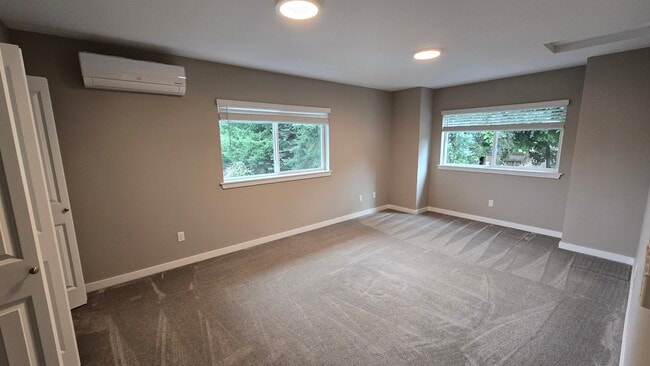 Photo - 418 N 4th Ave SW