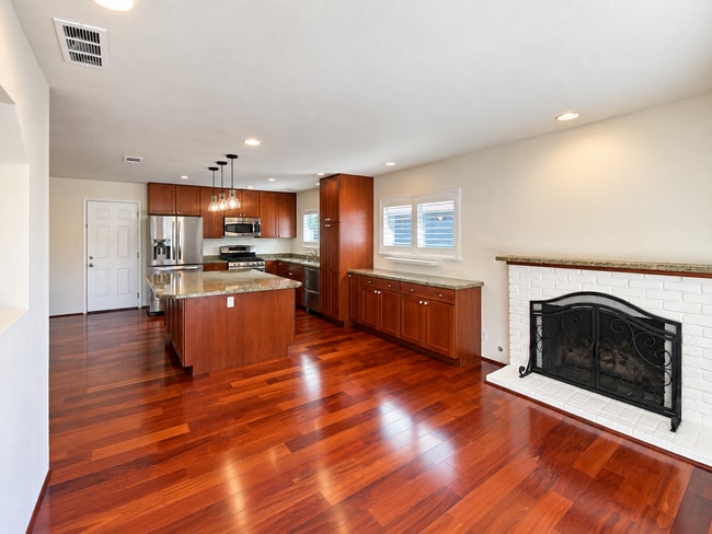 299 Chase Ct