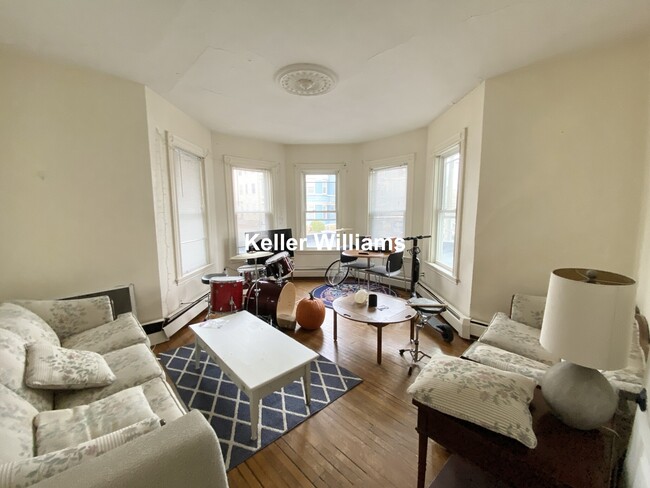 Photo - 140 Calumet St Unit 1