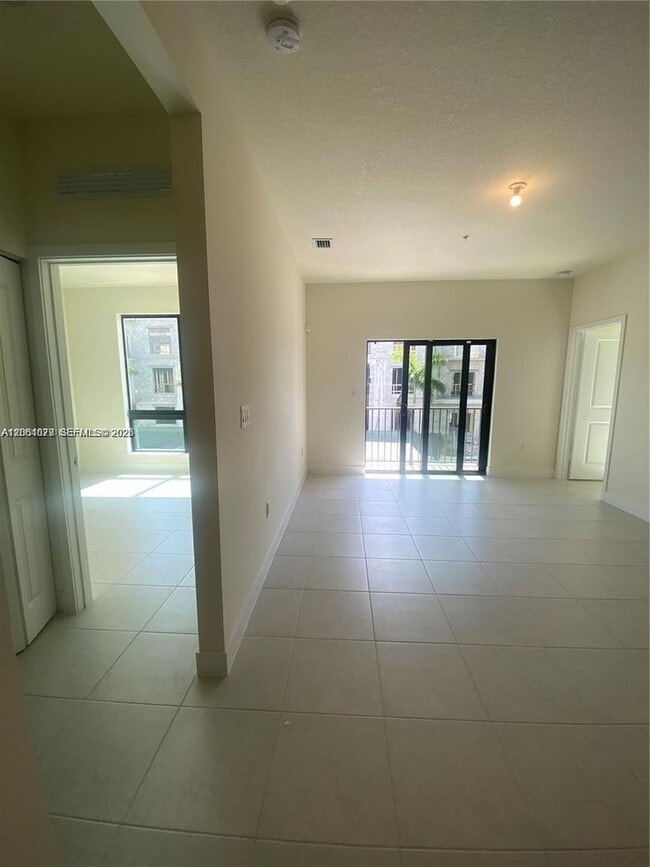 Photo - 8201 NW 41st St
