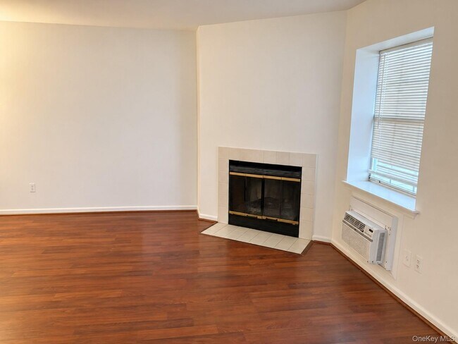 14 Lexington Hills Rd Unit 2