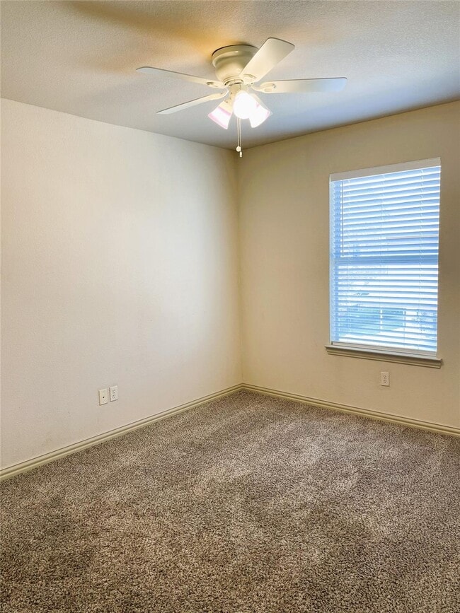 Photo - 2320 Calendar Ct