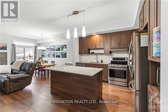 Photo - 254 Munro St