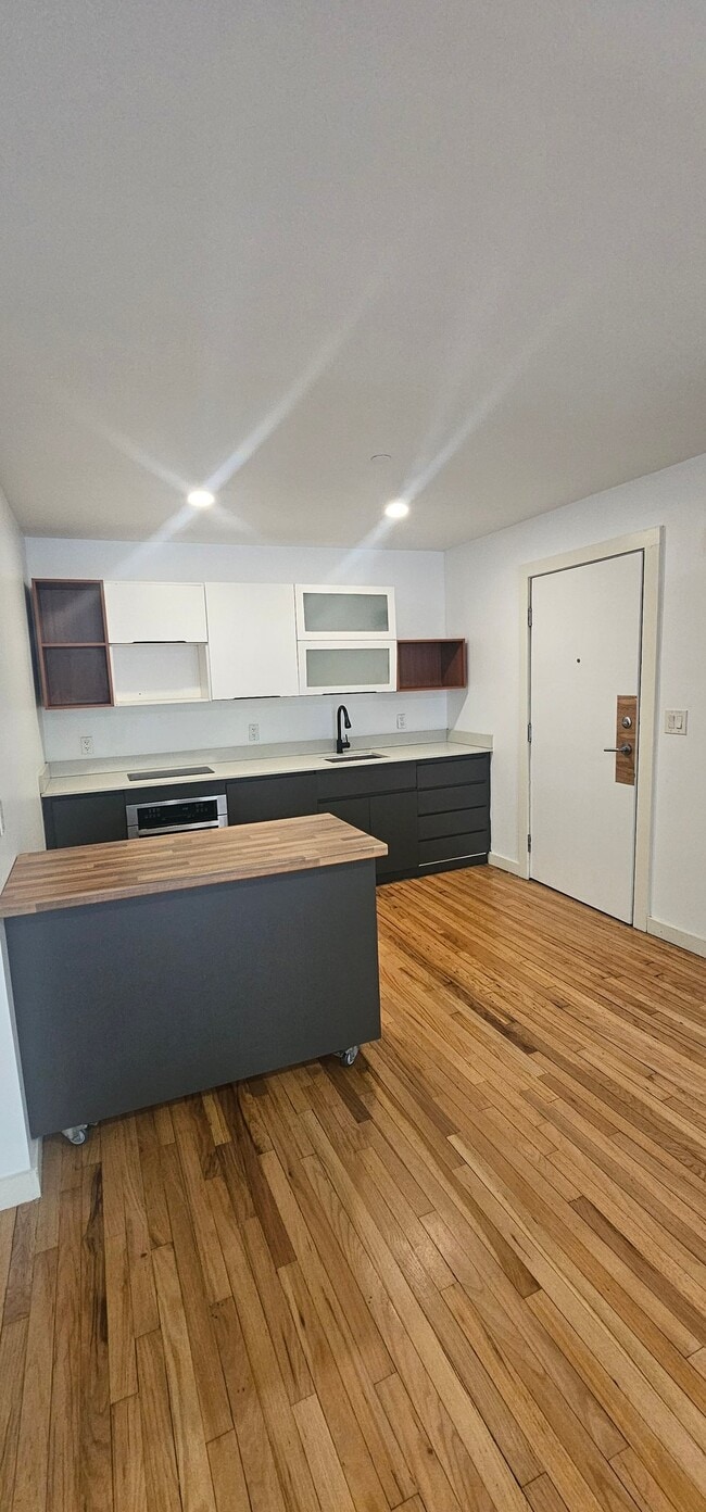35 Springside Ave Unit 1B