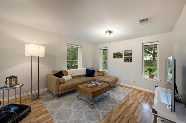 Photo - 9405 Caracas Dr