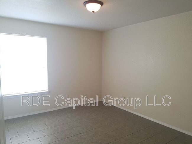 Photo - 311 S Blue Jay Ct