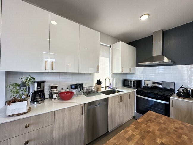 Photo - 908 N California Ave Unit 4