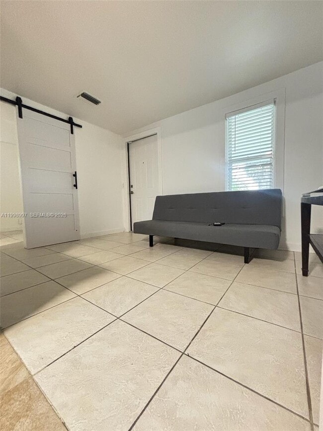 Photo - 719 Glenn Pkwy