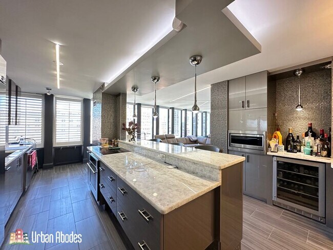 Photo - 1230 N State Pky Unidad A00K