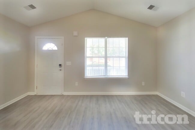 Photo - 120 Oakbrook Village Rd