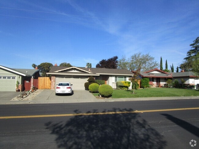Building Photo - 2039 Barbour Dr Rental