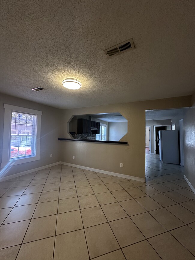 Photo - 407 Moir St Unit 3