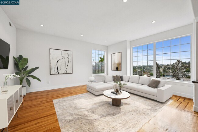 Photo - 4132 Balfour Ave