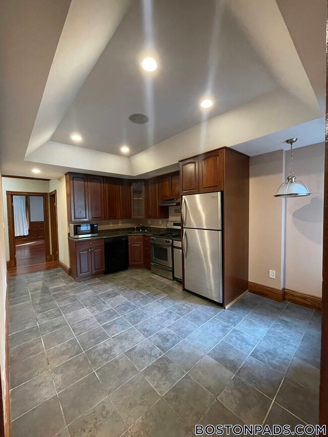 9 Strathmore Rd Unit 2