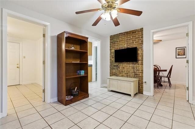 Photo - 906 N White St
