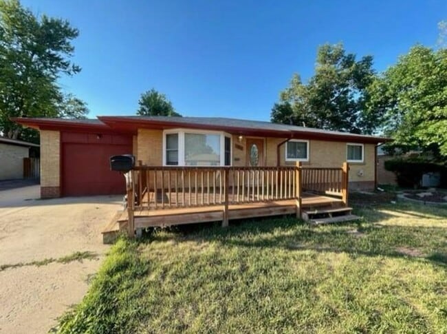 Building Photo - Long Realty & Property Management- 4 bedro... Rental