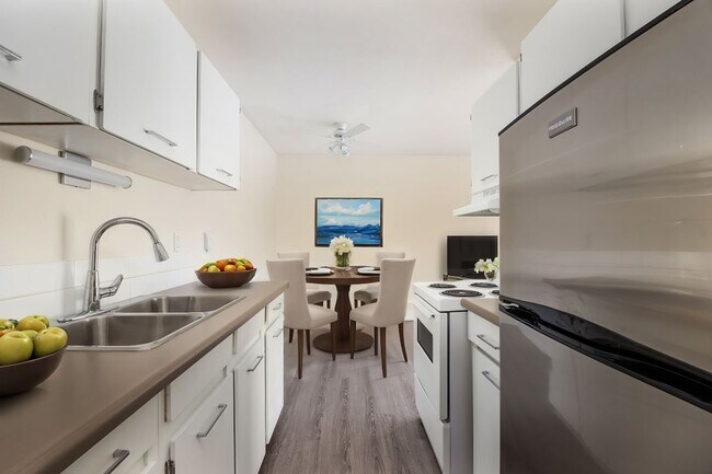 Photo - McMurray Manor