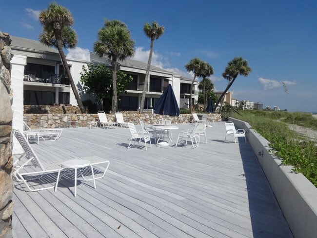 1555 Tarpon Center Dr