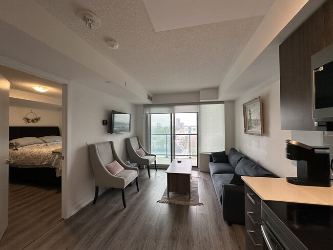 Photo - 801-1480 Bayly Street Pickering ON