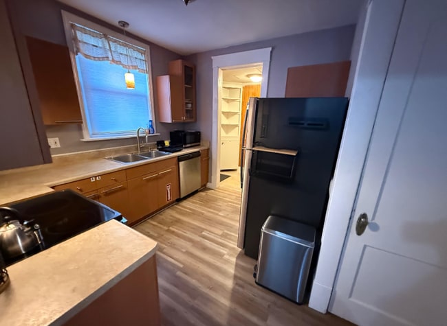 Photo - 909 4th St NW