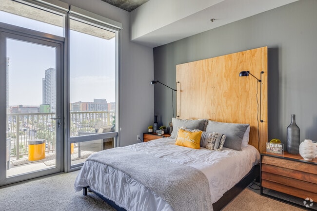 1BR, 1BA - 760SF