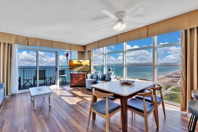 Building Photo - 2504 N Ocean Blvd Rental
