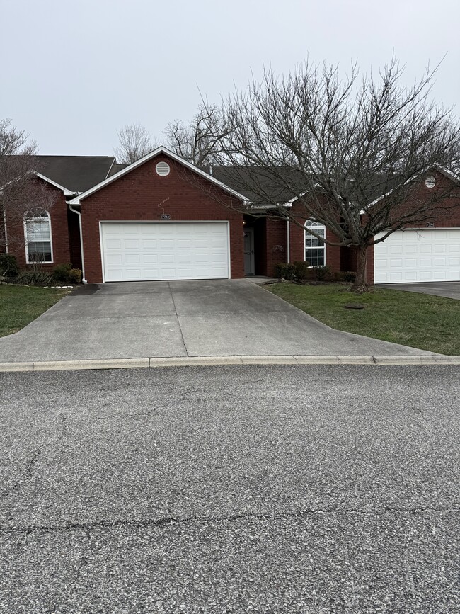 Building Photo - 7742 Ellisville Ln
