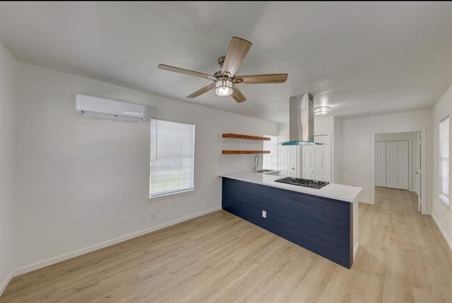 Photo - 3911 Winnie St