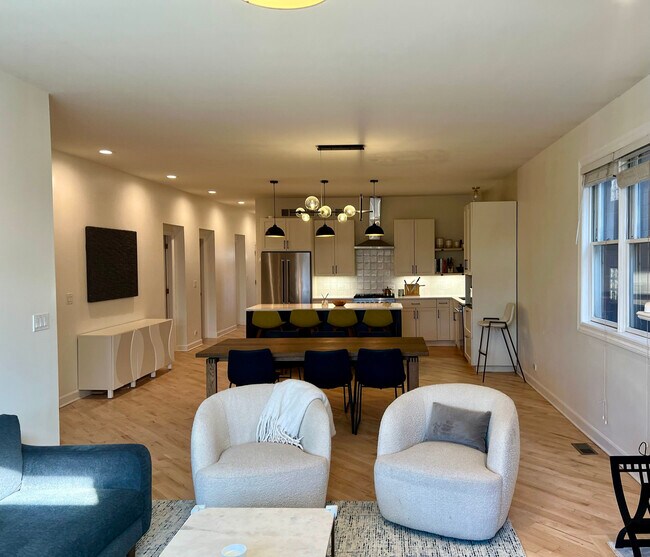 Photo - 2212 W Huron St Unit 2