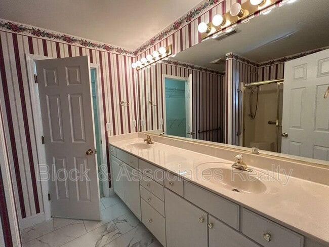 Photo - 7500 Riverside Ct