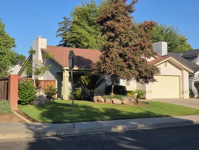 Building Photo - 9497 N Sharon Ave Rental
