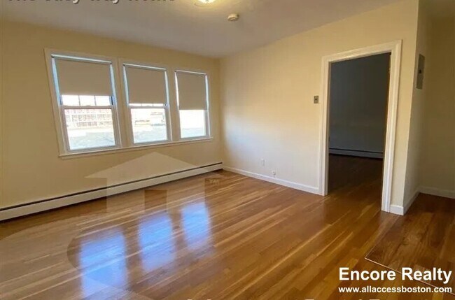 Building Photo - 168 N Beacon St Unit 01