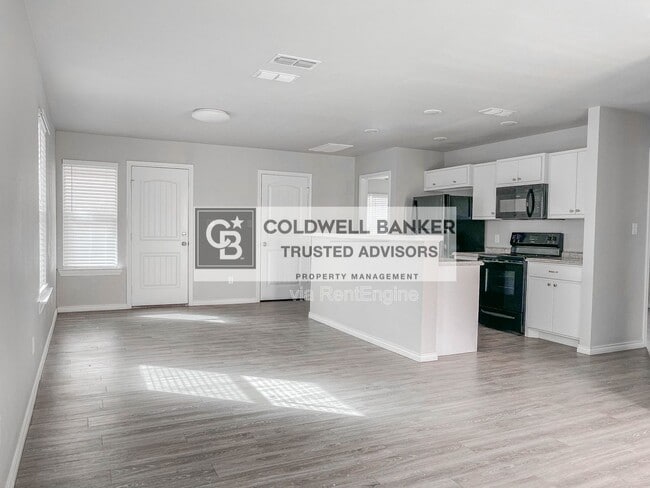 Photo - 2406 Fir Ave