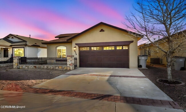 Building Photo - 12776 Tre Maximiliano Ave