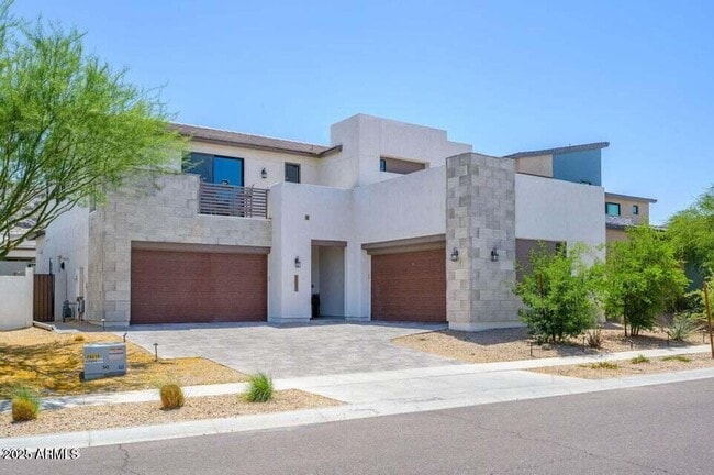 Building Photo - 1221 E Paseo Way Rental