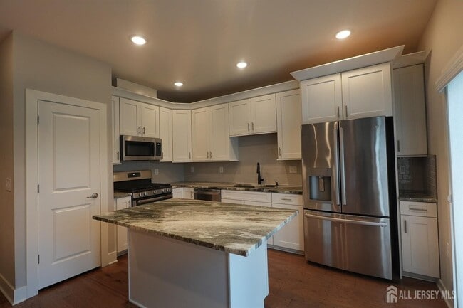 Photo - 1404 Tavern Rd