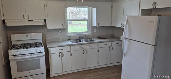 Photo - 20284 Melrose St