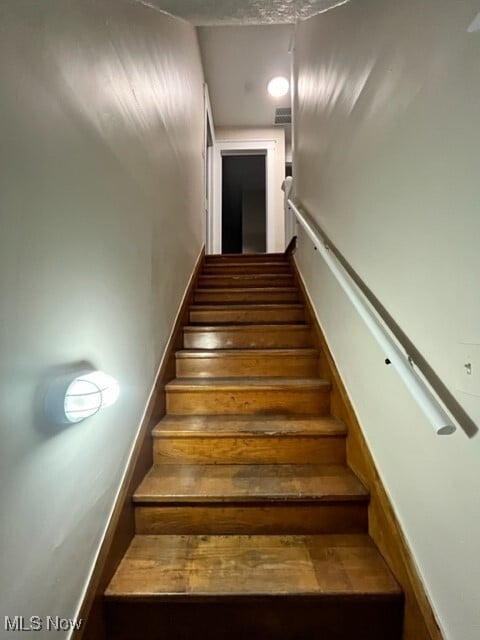 Photo - 250-252 E 3rd St